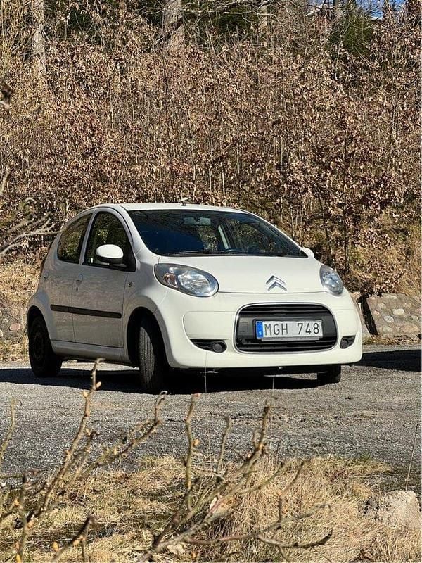 Vit Begagnad 2012 Citroën C1 Halvkombi | 35 000 kr (Bra pris) - Bild 1/4