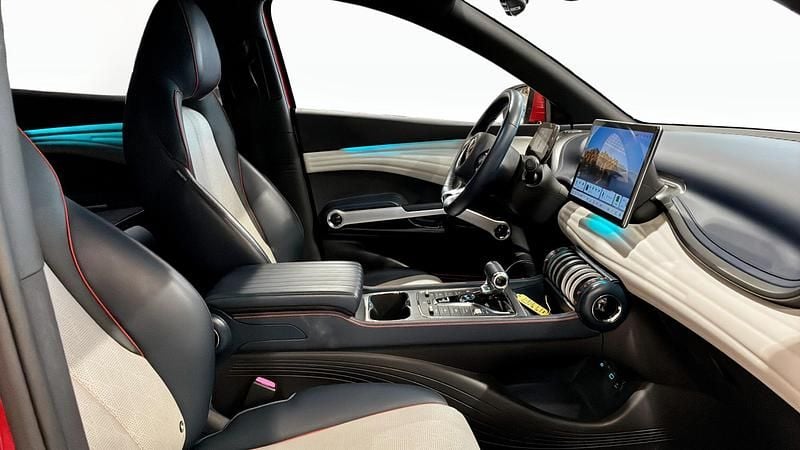 Begagnad BYD Atto 3 150 kW (204 HK) 2022 Röd SUV