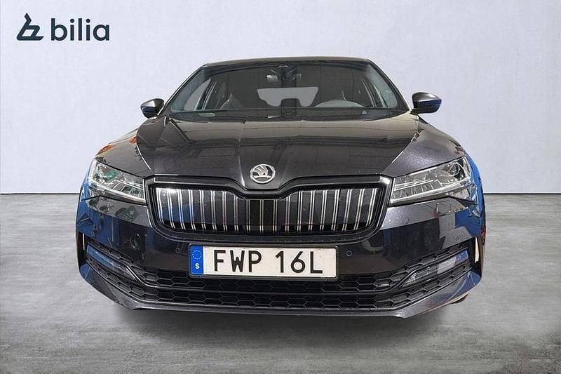 Begagnad Skoda Superb SportLine 220 HK (161 kW) 2021 Svart Halvkombi
