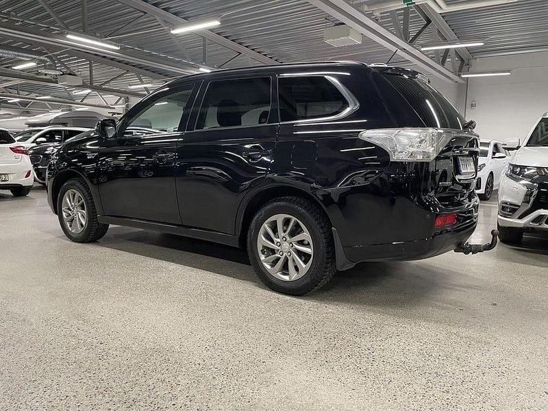Begagnad Mitsubishi Outlander 203 HK (149 kW) 2014 Svart SUV