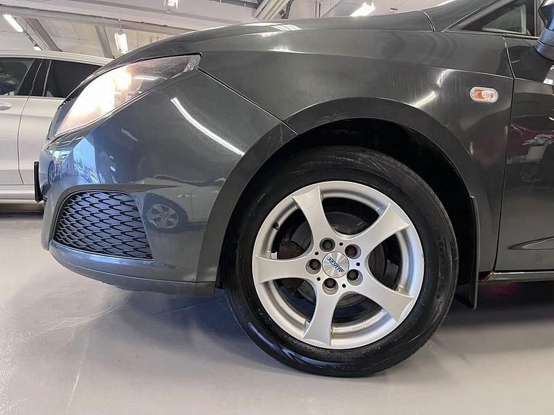 Begagnad Seat Ibiza 86 HK (63 kW) 2008 Grå Halvkombi