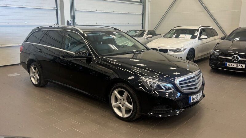 Svart Begagnad 2014 Mercedes E220 Exclusive Kombi | 167 900 kr (Marknadspris) - Bild 1/4