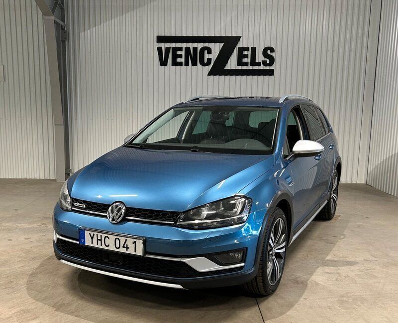 Blå Begagnad 2016 VW Golf Alltrack Kombi | 117 000 kr (Dyr) - Bild 1/4
