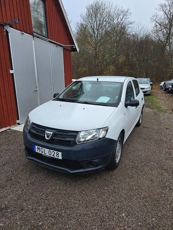 Vit Begagnad 2016 Dacia Sandero Halvkombi | 55 000 kr - Bild 1/4