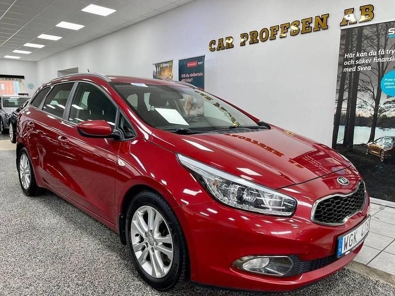 Röd Begagnad 2014 Kia Ceed Sportswagon Kombi | 74 900 kr (Lite dyr) - Bild 1/4