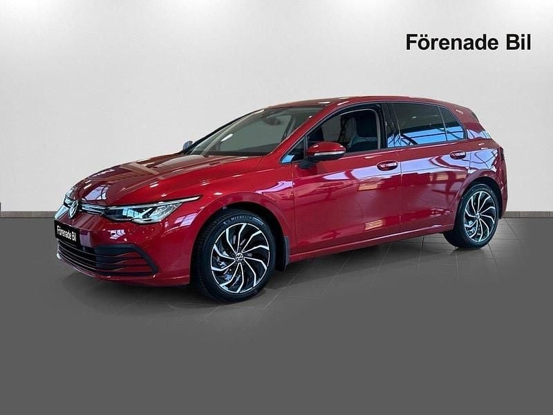 Röd Begagnad 2022 VW Golf VIII Halvkombi | 204 000 kr (Bra pris) - Bild 1/4