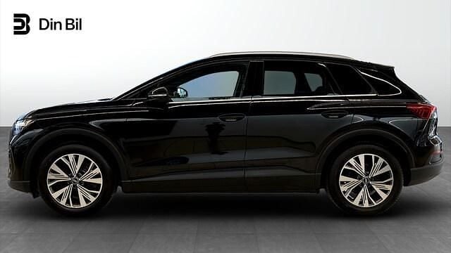 Begagnad Audi Q4 e-tron Design 150 kW (204 HK) 2023 Svart SUV