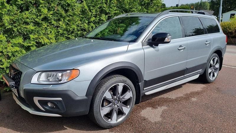 Silver Begagnad 2014 Volvo XC70 Summum SUV | 199 500 kr (Marknadspris) - Bild 1/3