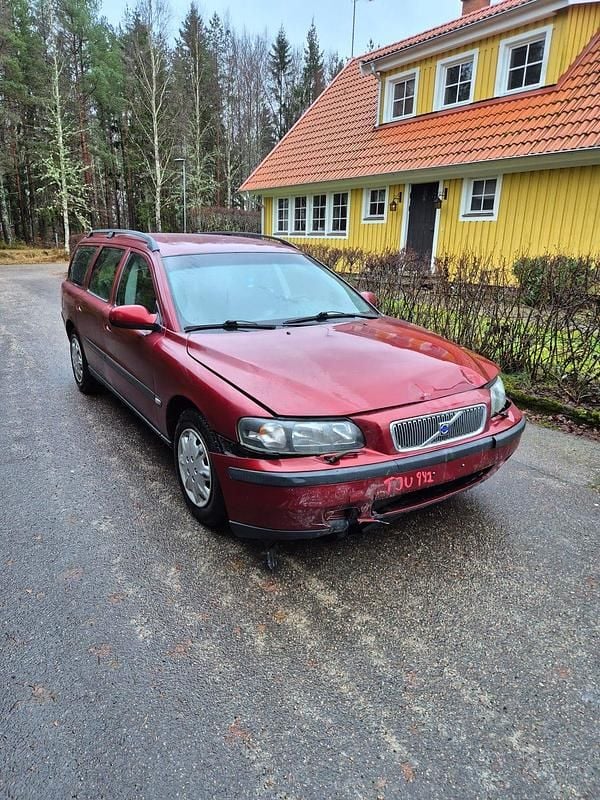 Begagnad 2002 Volvo V70 Kombi | 15 000 kr (Superpris) - Bild 1/3