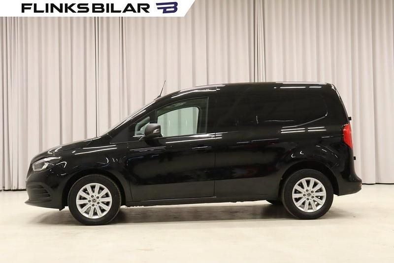 Svart metalli Begagnad 2024 Mercedes Citan 112 Van | 299 900 kr (Marknadspris) - Bild 1/4