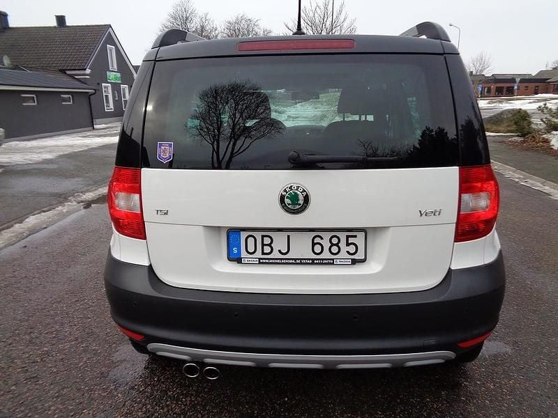 Begagnad Skoda Yeti Business Line 122 HK (89 kW) 2013 Vit SUV