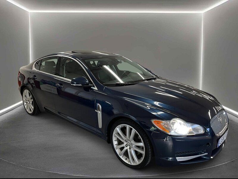 Blå Begagnad 2009 Jaguar XF S Sedan | 119 900 kr (Marknadspris) - Bild 1/4