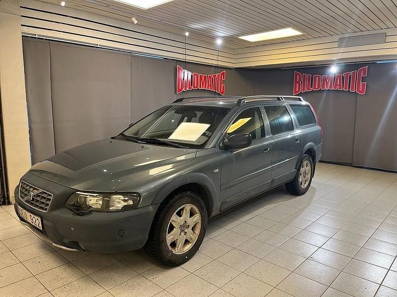 Mistral grön metallic Begagnad 2003 Volvo XC70 Business Edition Kombi | 39 900 kr (Marknadspris) - Bild 1/4