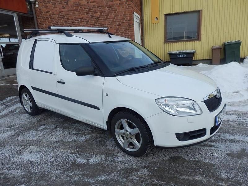 Begagnad Skoda Roomster 80 HK (58 kW) 2008 Vit Minibuss