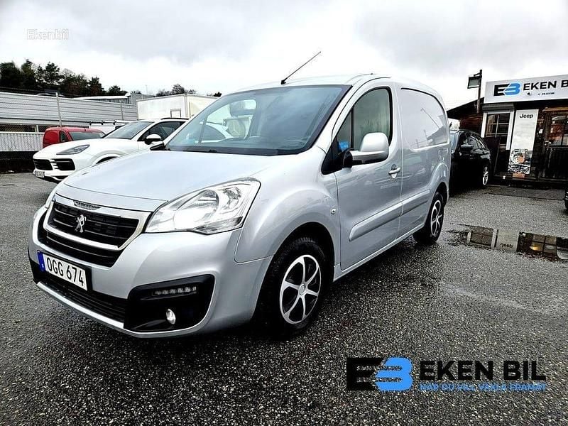Begagnad Peugeot Partner S 99 HK (72 kW) 2017 Grå Minibuss