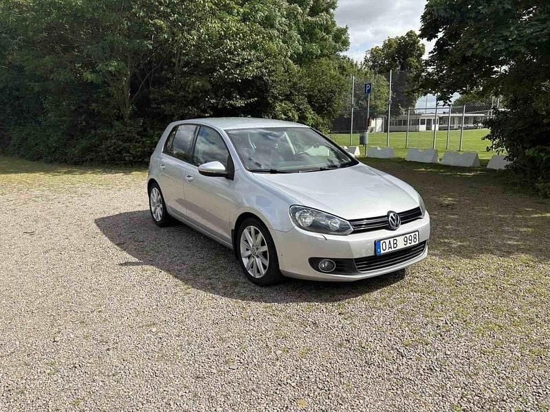 Silver Begagnad 2009 VW Golf VI Halvkombi | 57 000 kr (Dyr) - Bild 1/4