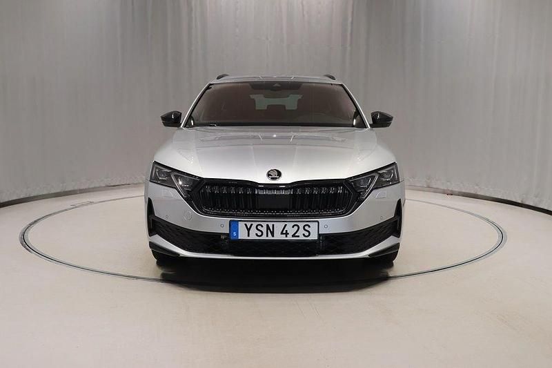 Begagnad Skoda Octavia SportLine 150 HK (110 kW) 2025 Silver Kombi