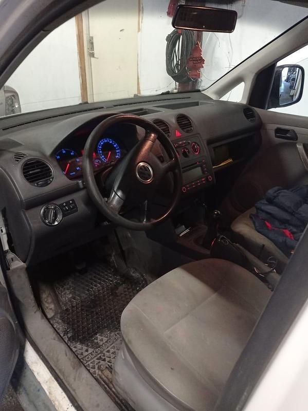 Begagnad VW Caddy 69 HK (50 kW) 2004 Minibuss