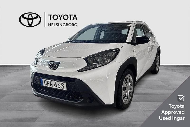 Begagnad Toyota Aygo X X-play 72 HK (52 kW) 2022 Vit SUV