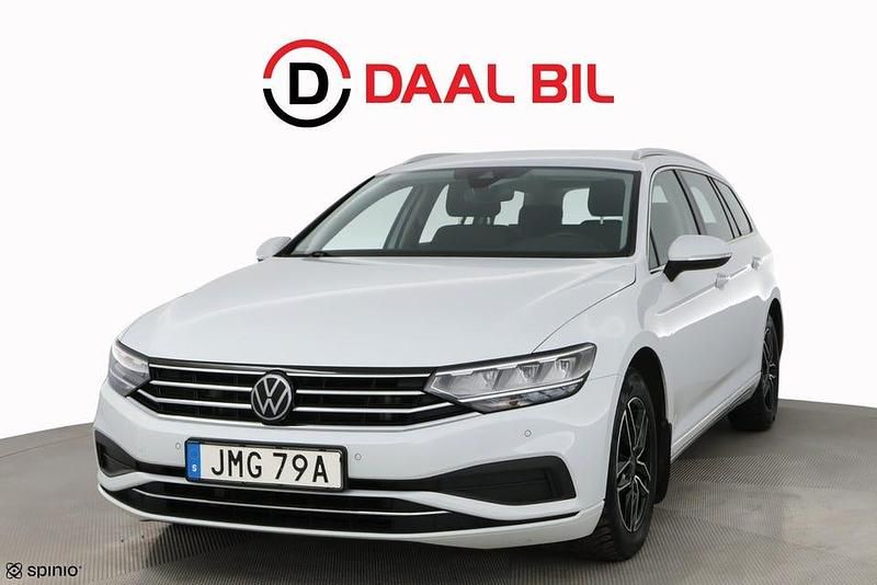 Begagnad VW Passat Comfortline 150 HK (110 kW) 2023 Vit Kombi