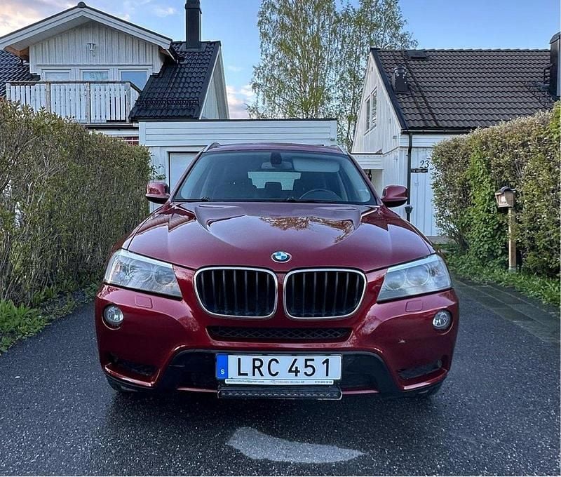 Röd Begagnad 2011 BMW X3 SUV | 110 000 kr (Lite dyr) - Bild 1/4