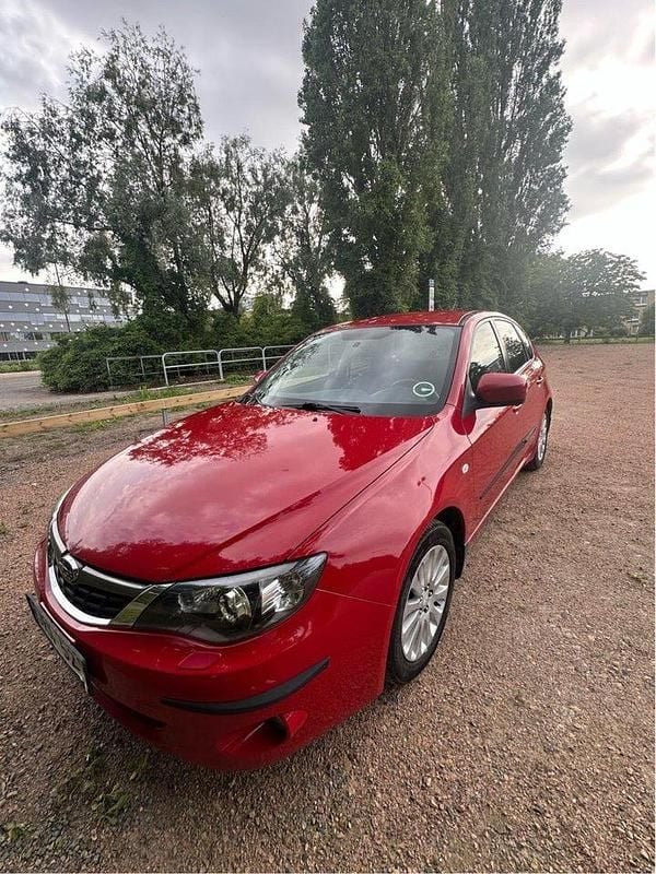 Röd Begagnad 2009 Subaru Impreza Halvkombi | 45 000 kr (Bra pris) - Bild 1/4