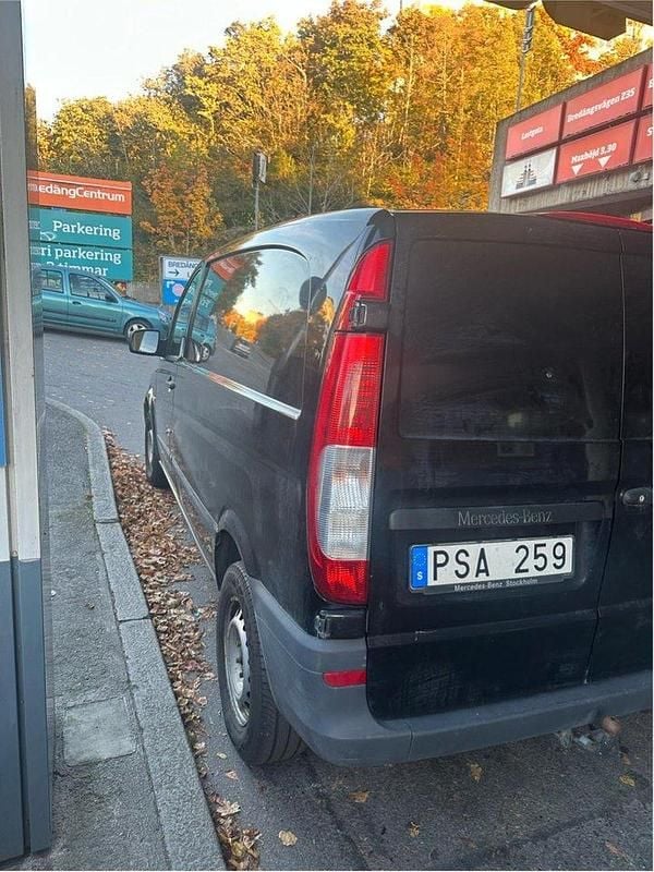Svart Begagnad 2012 Mercedes Vito Minibuss | 82 000 kr (Lite dyr) - Bild 1/4