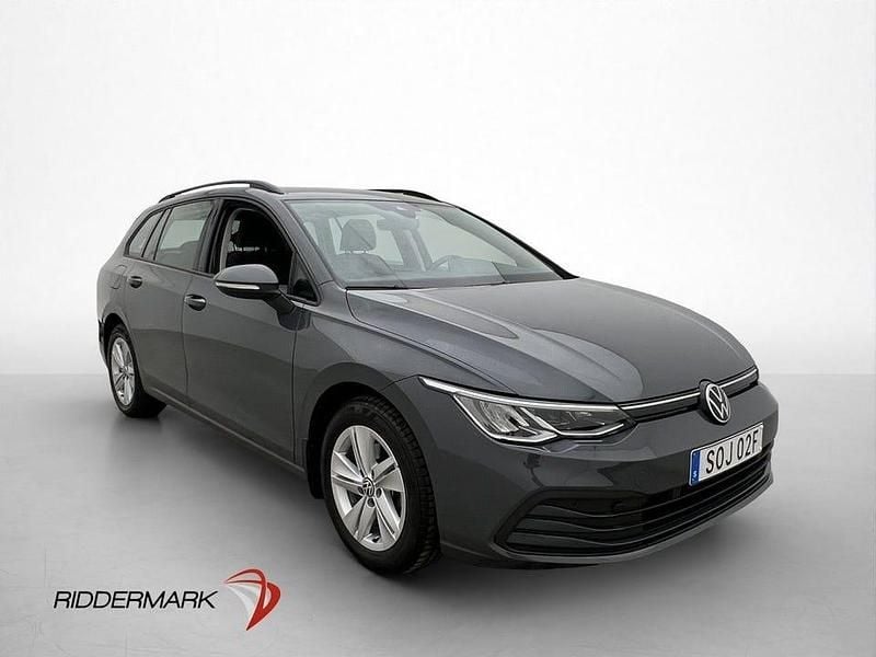Begagnad VW Golf VIII 131 HK (96 kW) 2023 Mörkgrå Kombi