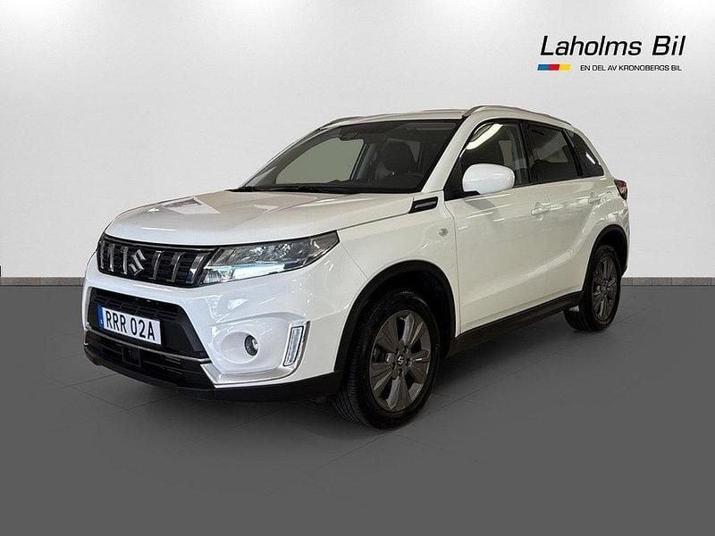 Vit Begagnad 2024 Suzuki Vitara SUV | 259 900 kr (Marknadspris) - Bild 1/4