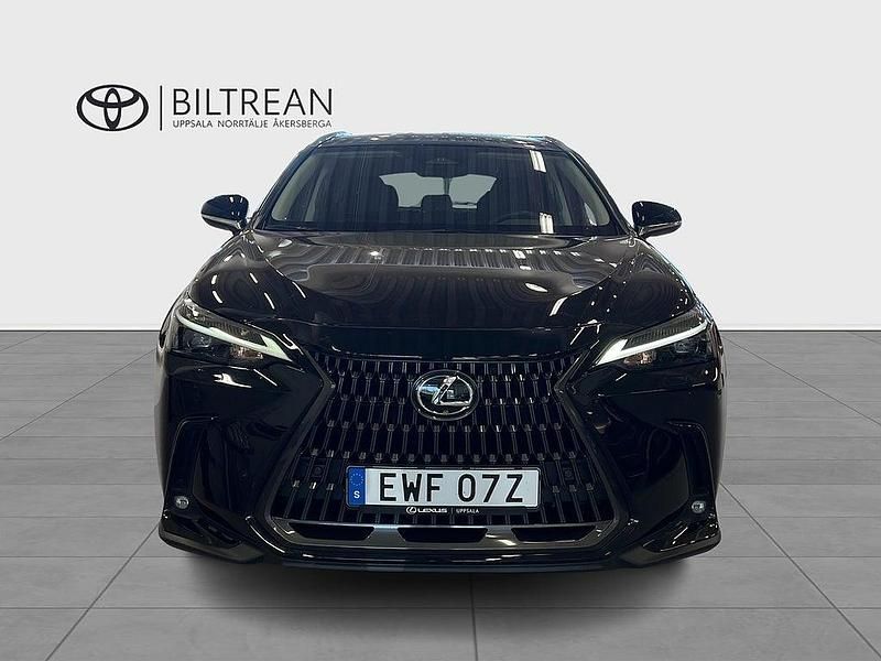 Begagnad Lexus NX450h+ Business Edition 309 HK (227 kW) 2024 Svart SUV