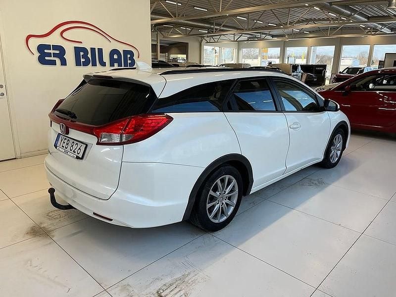 Begagnad Honda Civic 121 HK (88 kW) 2015 Vit Kombi