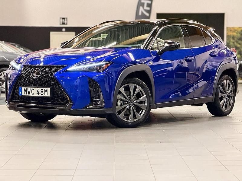 Blå Begagnad 2025 Lexus UX 300h Sport Design Packet SUV | 399 900 kr - Bild 1/4