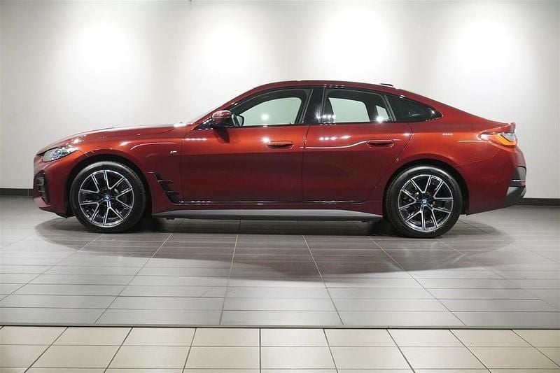 Begagnad BMW i4 M Sport 250 kW (340 HK) 2023 Röd Sedan
