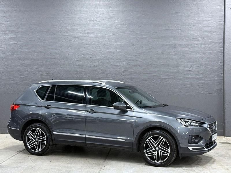 Grå Begagnad 2020 Seat Tarraco 4Drive SUV | 279 000 kr (Bra pris) - Bild 1/4