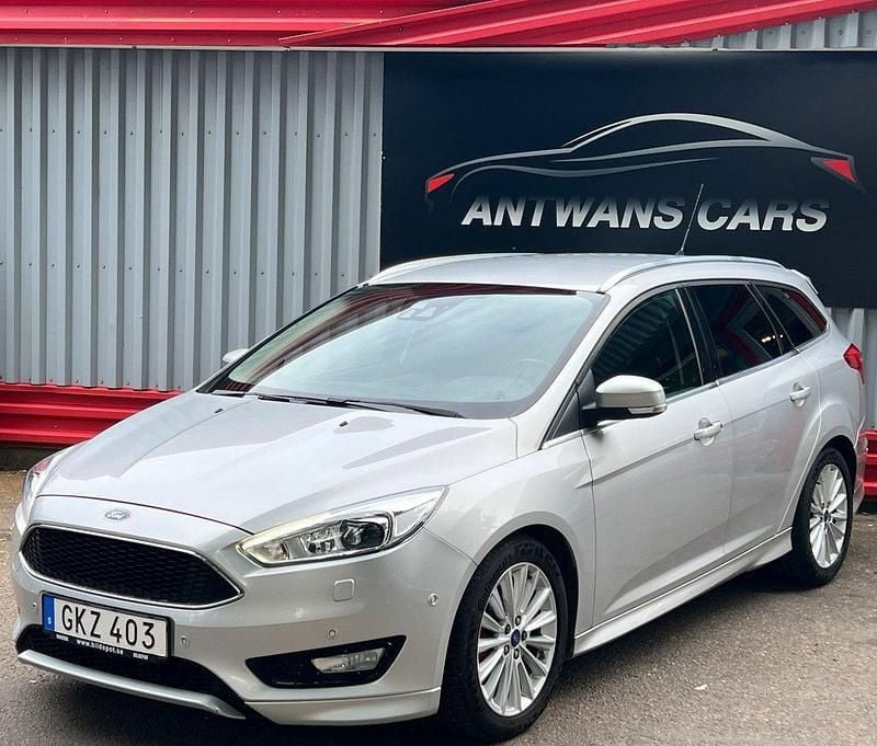 Grå Begagnad 2015 Ford Focus Titanium X Kombi | 64 900 kr (Bra pris) - Bild 1/4