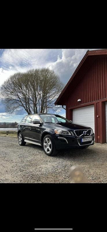 Svart Begagnad 2012 Volvo XC60 R-Design SUV | 80 000 kr (Superpris) - Bild 1/4