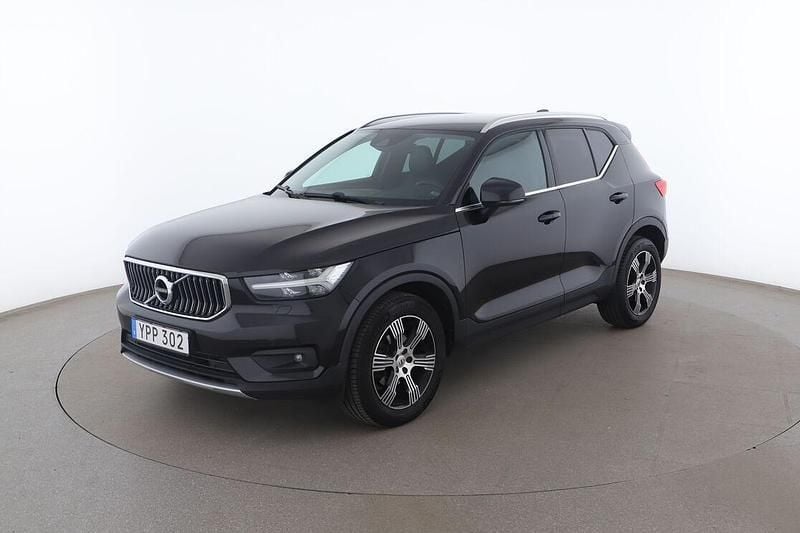 Svart Begagnad 2018 Volvo XC40 Inscription SUV | 231 000 kr (Marknadspris) - Bild 1/3
