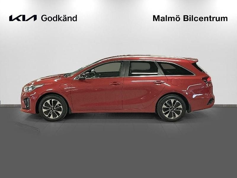 Begagnad Kia Ceed Sportswagon Advance 141 HK (103 kW) 2021 Röd Kombi