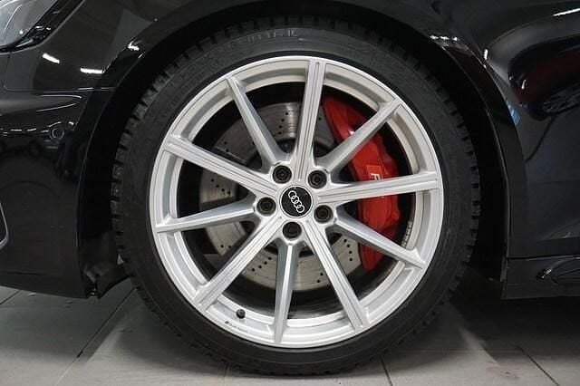 Begagnad Audi RS4 Advanced 450 HK (330 kW) 2021 Mytsvart metallic Kombi