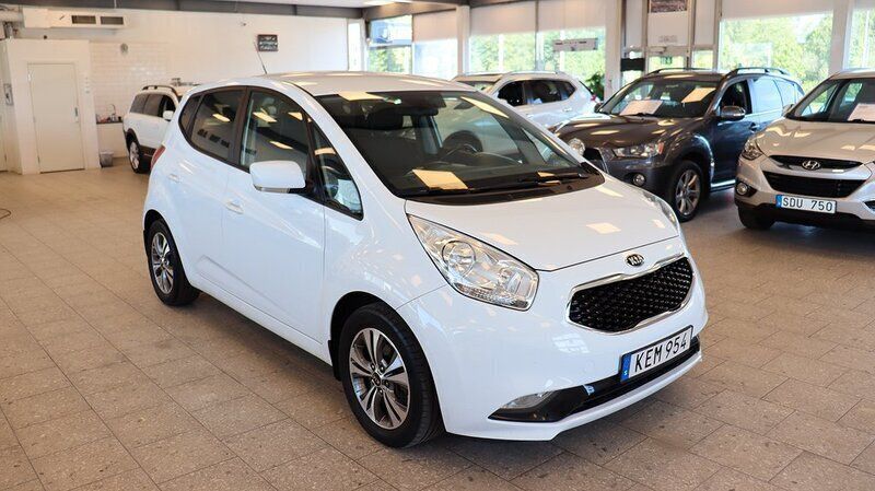 Vit Begagnad 2015 Kia Venga Comfort Halvkombi | 69 900 kr (Lite dyr) - Bild 1/4