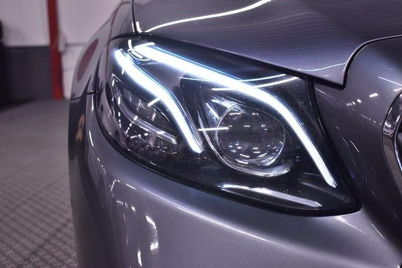 Begagnad Mercedes E400 Avantgarde 333 HK (244 kW) 2017 Grå Sedan