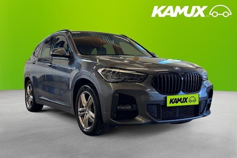Grå Begagnad 2022 BMW X1 M Sport SUV | 299 900 kr (Bra pris) - Bild 1/4