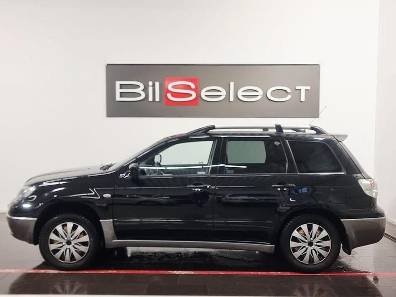Begagnad Mitsubishi Outlander 160 HK (117 kW) 2003 Svart SUV
