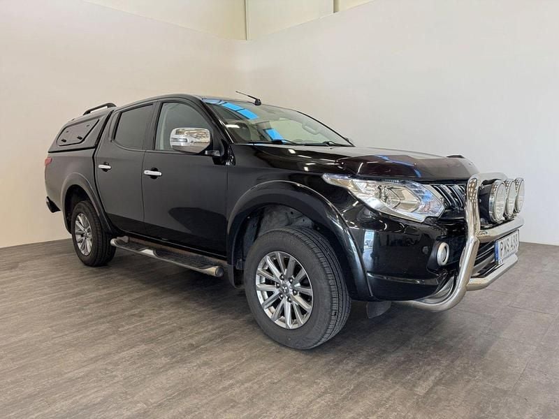 Svart Begagnad 2016 Mitsubishi L200 Pickup | 214 000 kr (Superpris) - Bild 1/4