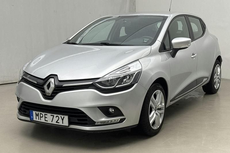 Silver Begagnad 2020 Renault Clio V Zen | 114 800 kr (Superpris) - Bild 1/4