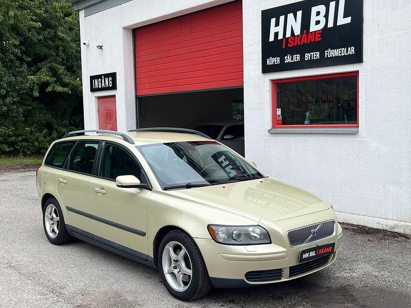 Ljusgrön Begagnad 2004 Volvo V50 Kombi | 24 900 kr (Bra pris) - Bild 1/4