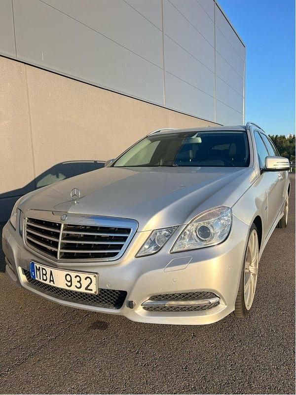 Silver Begagnad 2012 Mercedes E250 Kombi | 85 000 kr (Marknadspris) - Bild 1/4