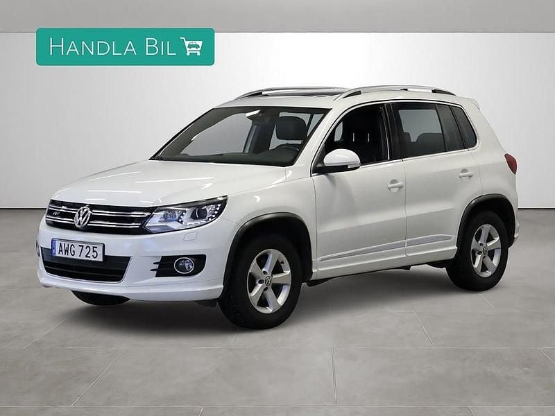 Vit Begagnad 2015 VW Tiguan R-line SUV | 139 900 kr (Marknadspris) - Bild 1/4