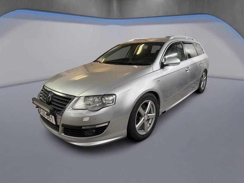 Silver Begagnad 2010 VW Passat Sportline Kombi | 39 900 kr (Lite dyr) - Bild 1/4