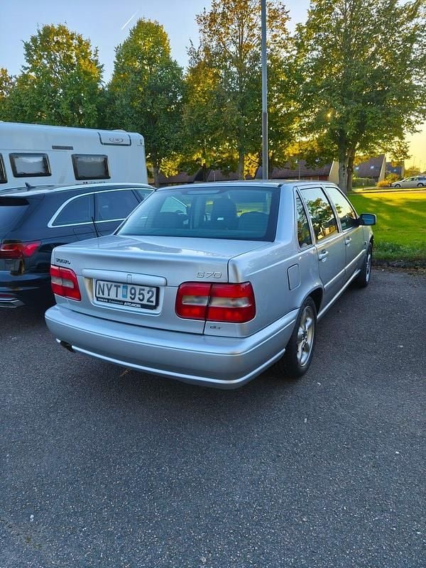 Begagnad Volvo S70 170 HK (125 kW) 1998 Silver metallic Sedan